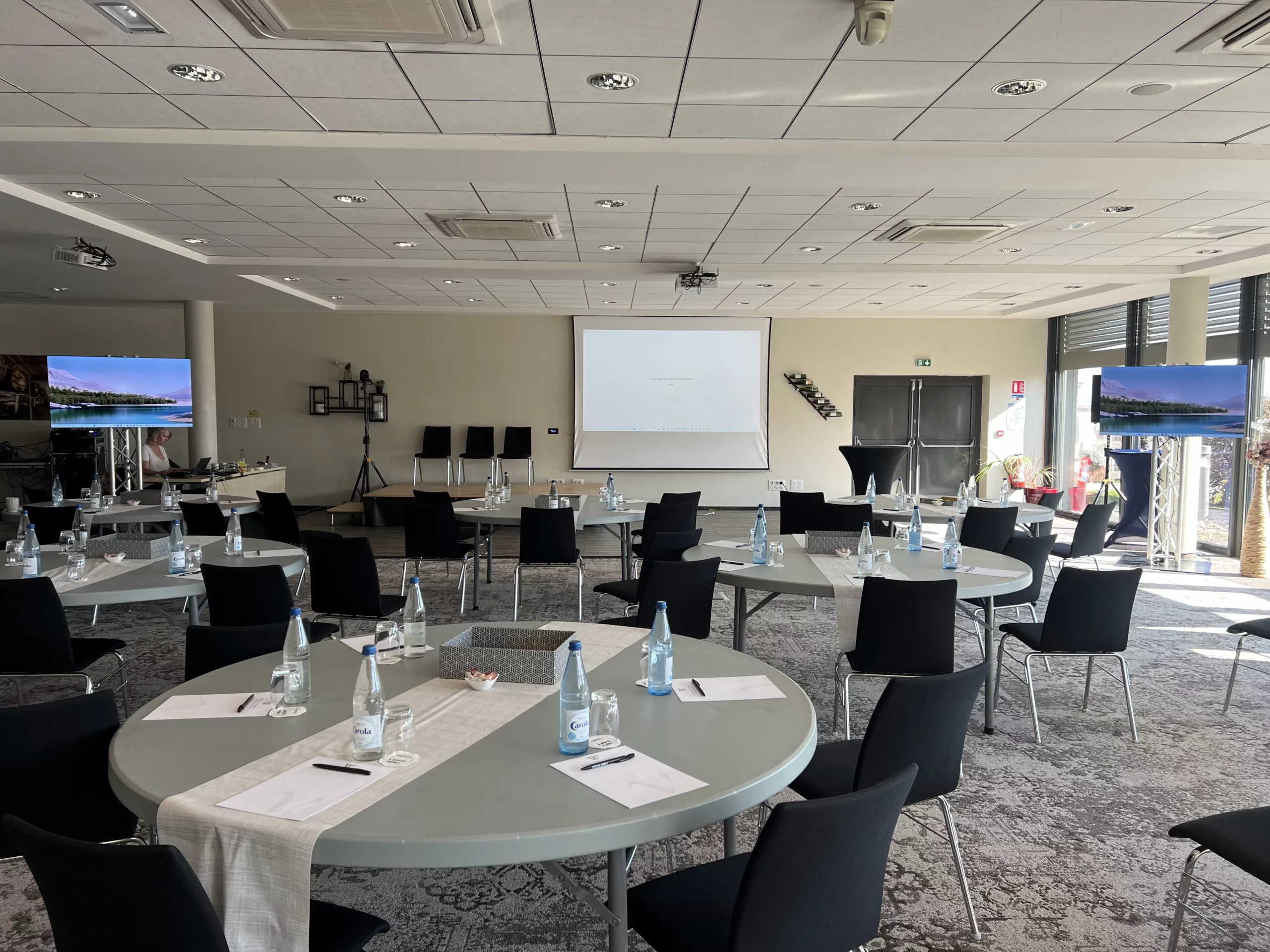 Sonorisation et visioconférence pour séminaire – Hôtel Val-Vignes | ARaymond en Alsace